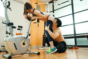 Xin người chồng đi tập gym, vợ "đi ngoài" với anh pt